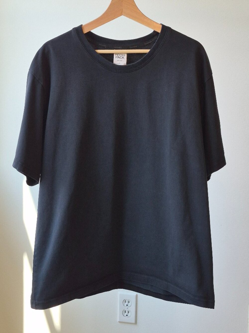 Nike T-Shirt Men’s L Tech Pack Dri-FIT Black Heavyweight Oversized - Picture 1 of 10